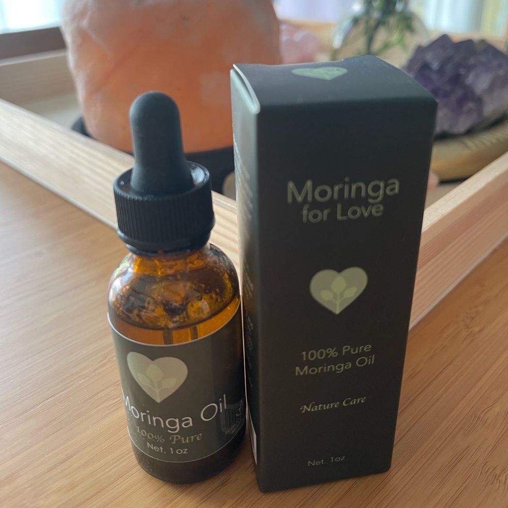 Moringa Oil 1oz for face hair and body.